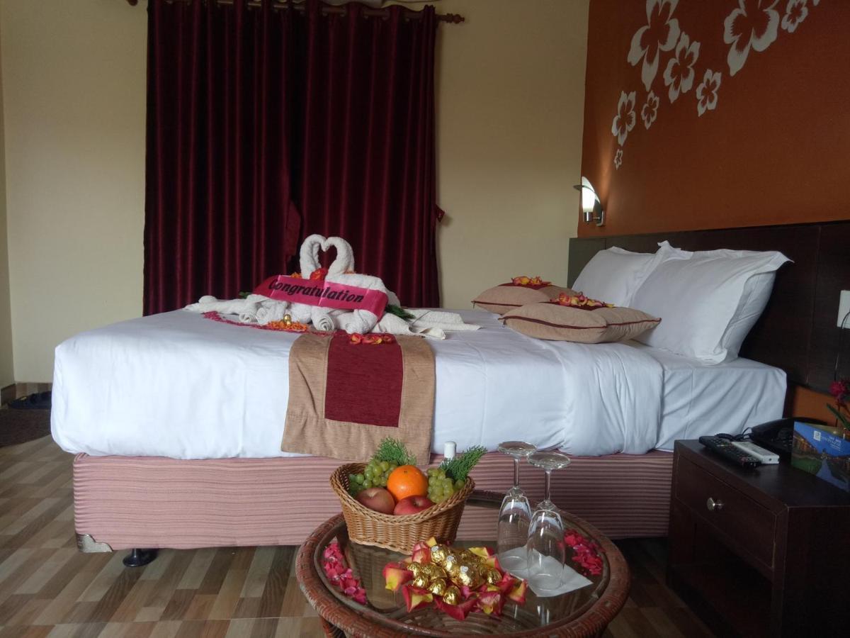 Vision Safari Pvt Ltd Hotel Sauraha Eksteriør billede