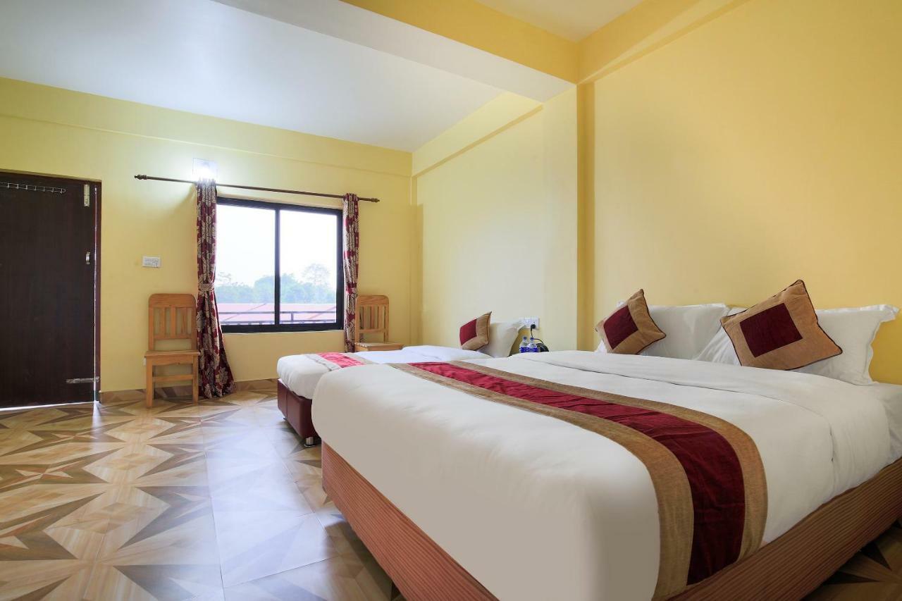Vision Safari Pvt Ltd Hotel Sauraha Eksteriør billede